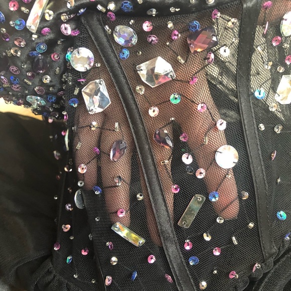 Blondie Nites mesh beaded bodice mini prom… - Picture 7 of 8